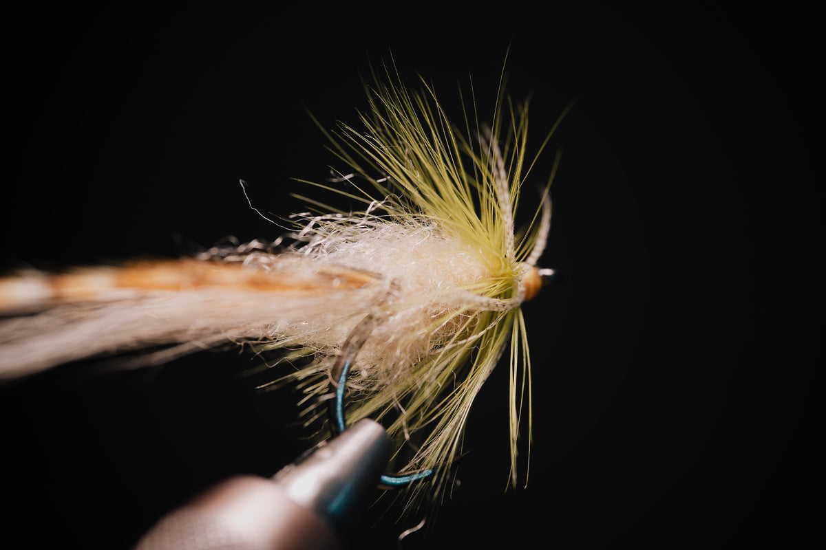 a close up look at the hand mixed custom dubbing used in the Worm fly